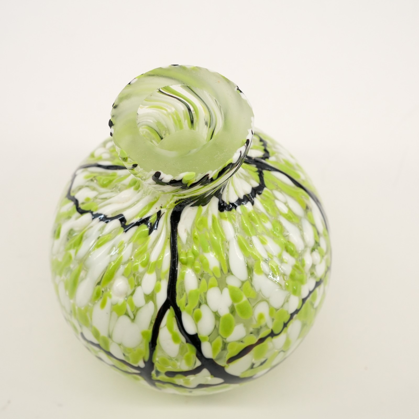 Two’s Company Green White Black Splatter Art Glass Bud Vase 4 in