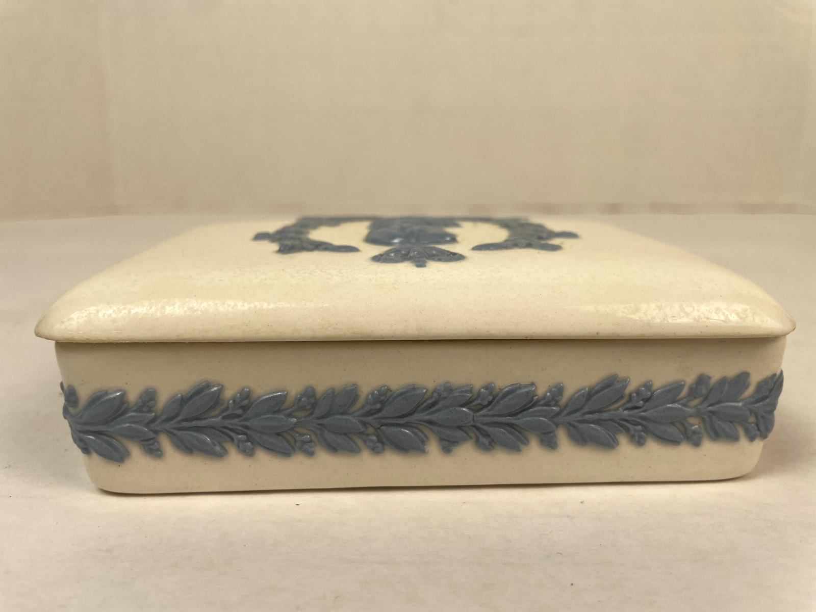1953 Vintage Wedgwood Queensware Queen Elizabeth II Coronation Cigarette Box