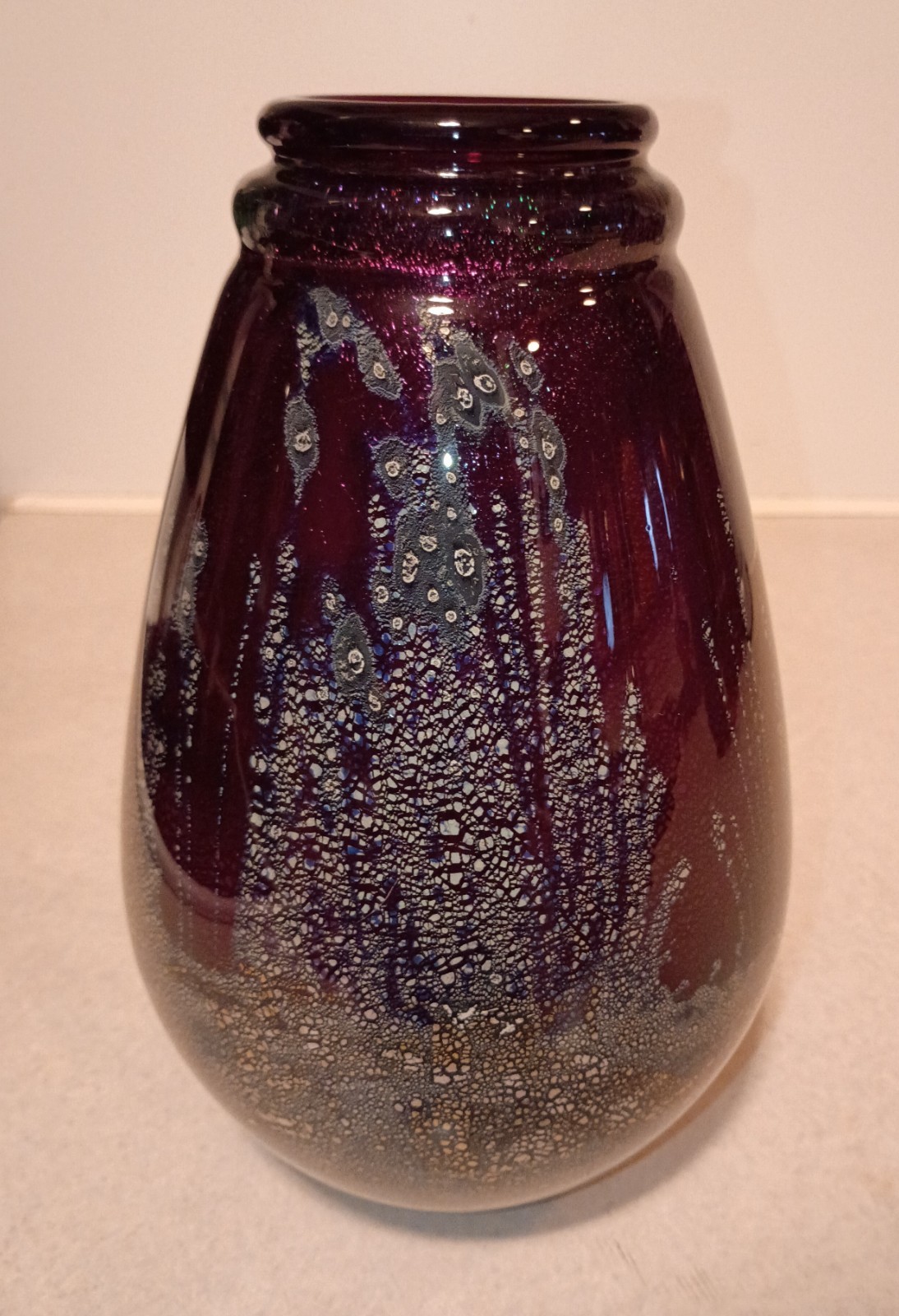 Rare Gorgeous 1988 Signed Glittery Abstract Robert Eickholt 8.75″ Art Glass Vase