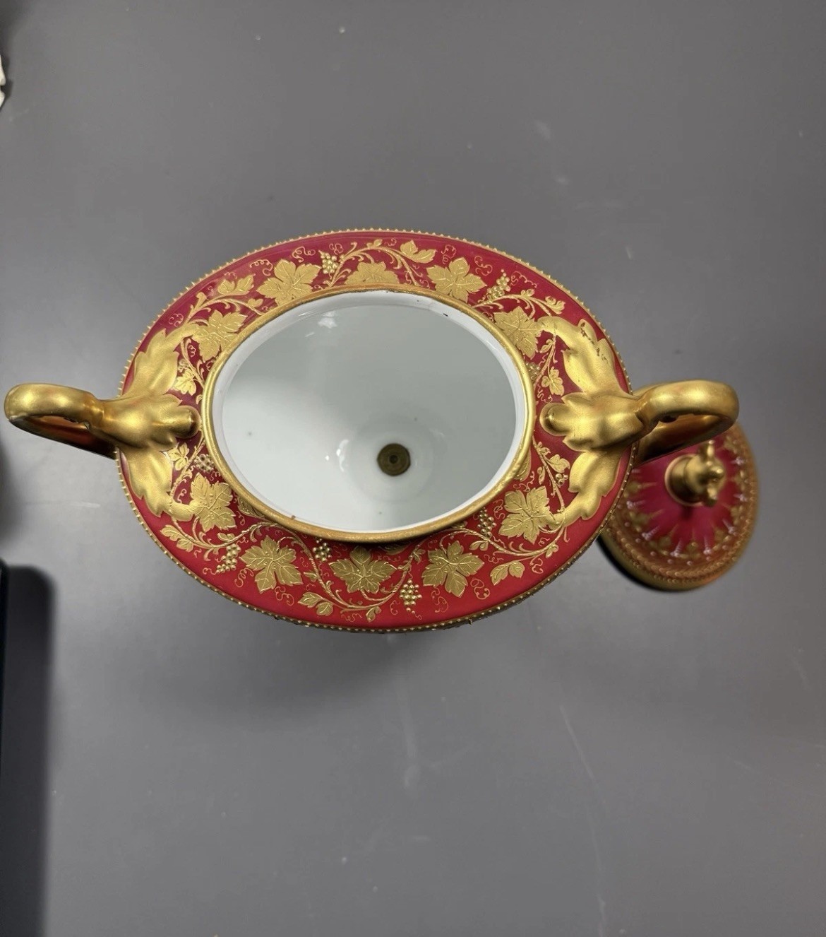 Amazing Antique German Royal Vienna Porcelain Swan Handle Covered Urn Red/Gold⚡️