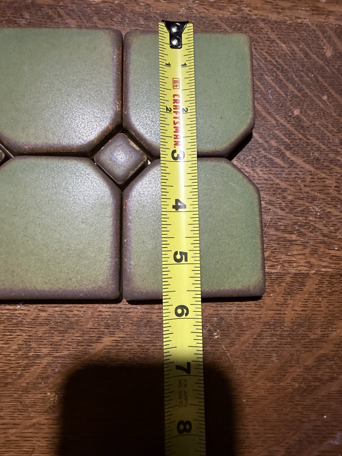 MOTAWI TILE-WORKS 6 Green TILE Installation Tiles With 2 Brown Center Tiles