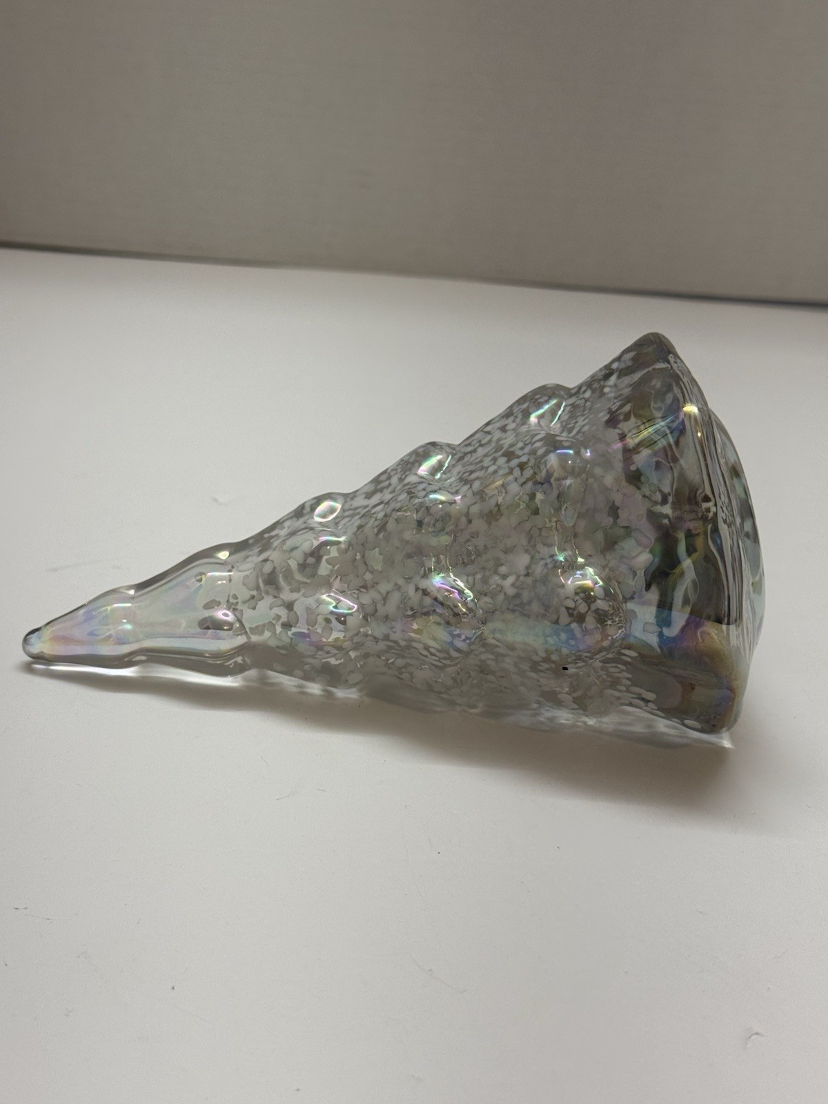 Vintage Silvestri Glass Christmas Tree Iridescent Confetti Art Glass Holiday 8”