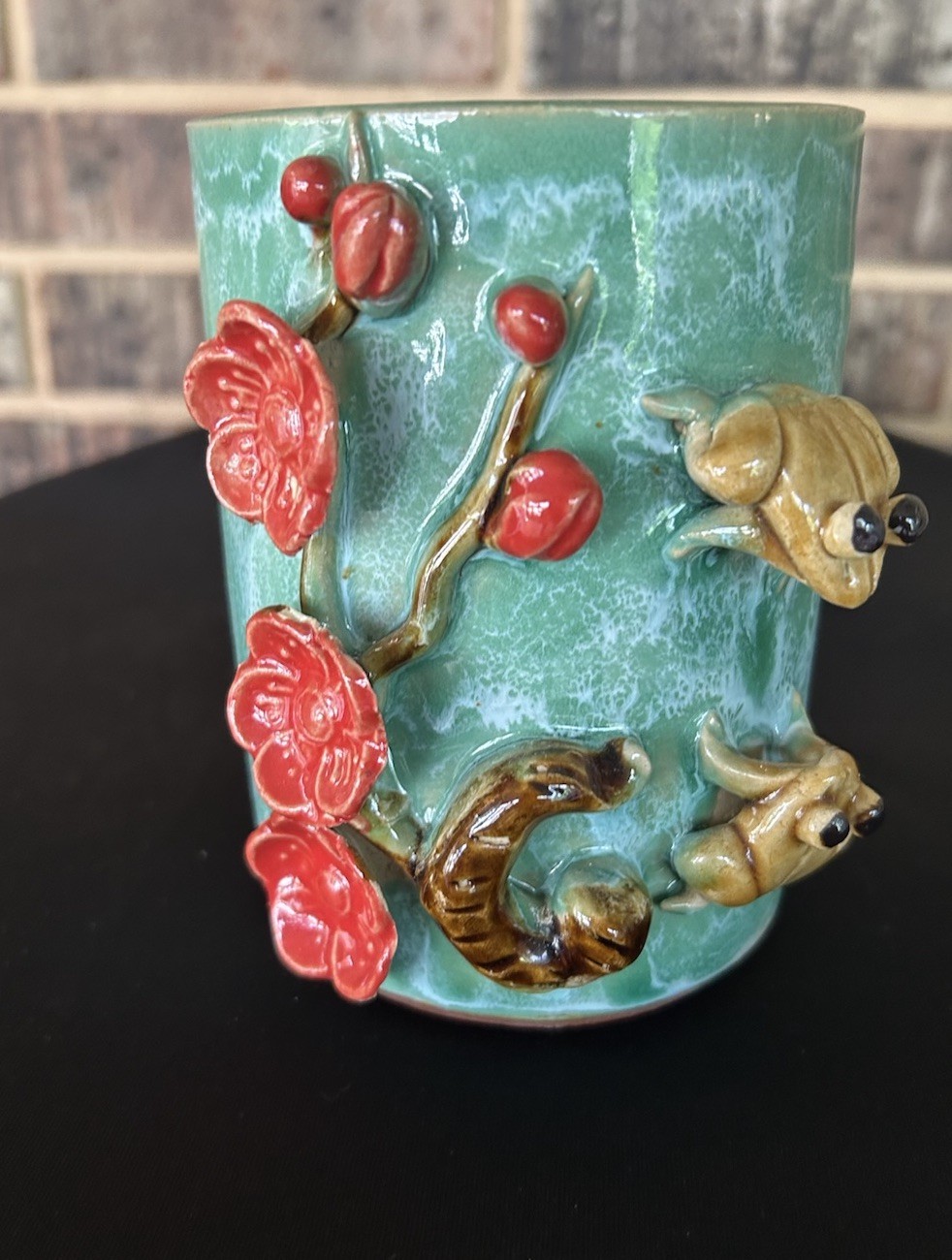 Decorative Art Pottery Vase Handmade With Flowers, Frogs, & A Worm 5” X 4” New