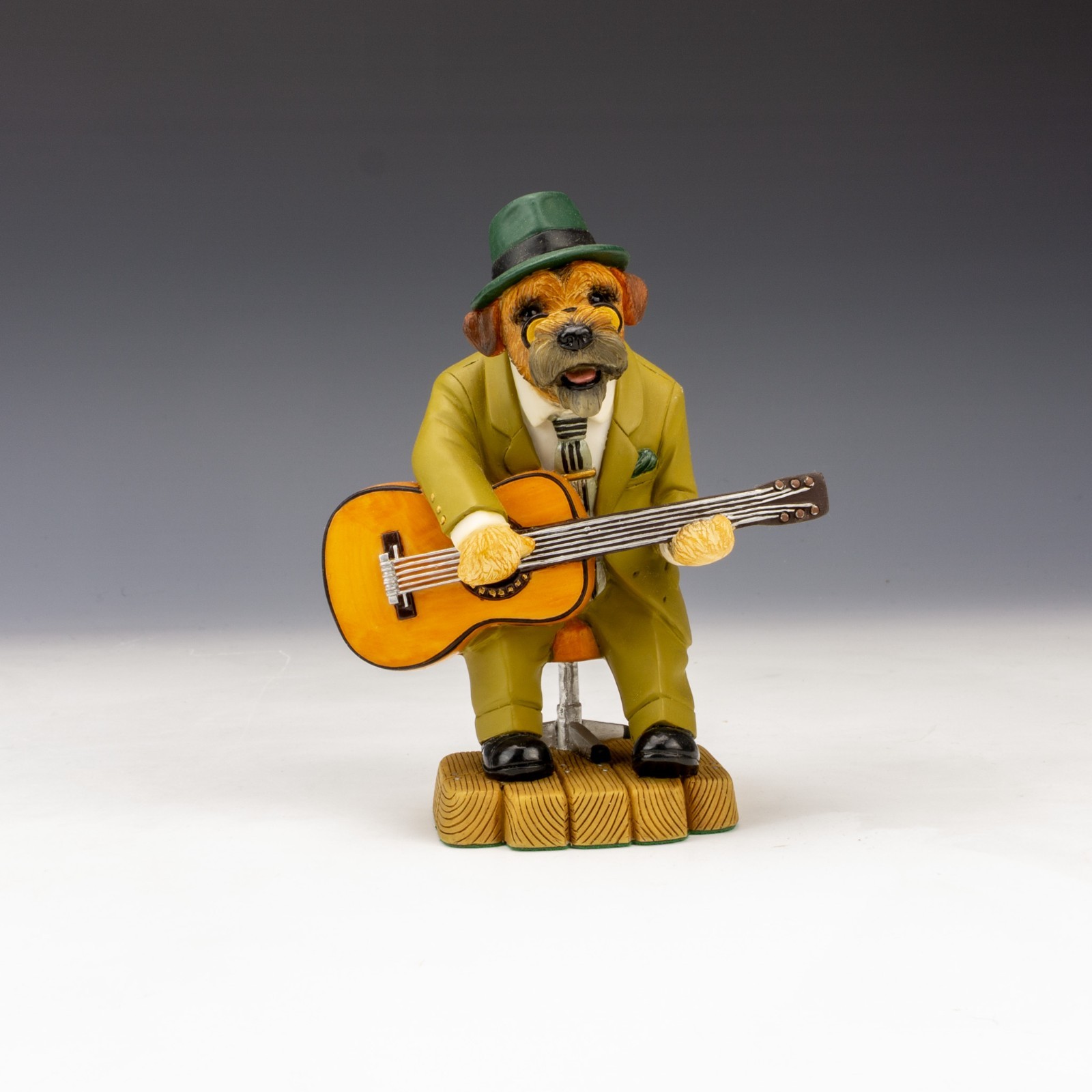 Robert Harrop Doggy People – DP143 ‘Lightening’ Border T. Brown – Dog Figure