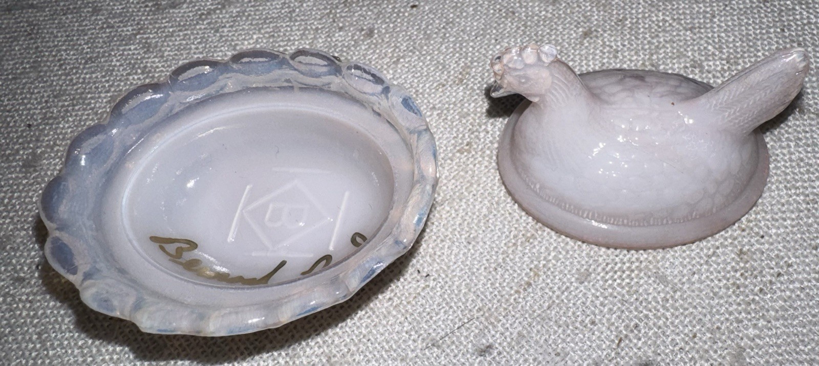 Boyd Art Glass Chick Salt HEN on NEST Mini HON #186 Salmon SIGNED Bernard Boyd