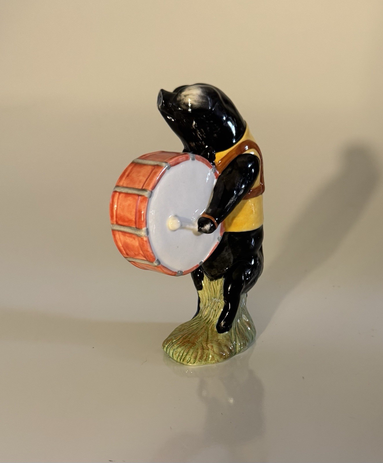 Beswick Pig Promenade Band Figure MICHAEL PP6 Bass Drummer 5″