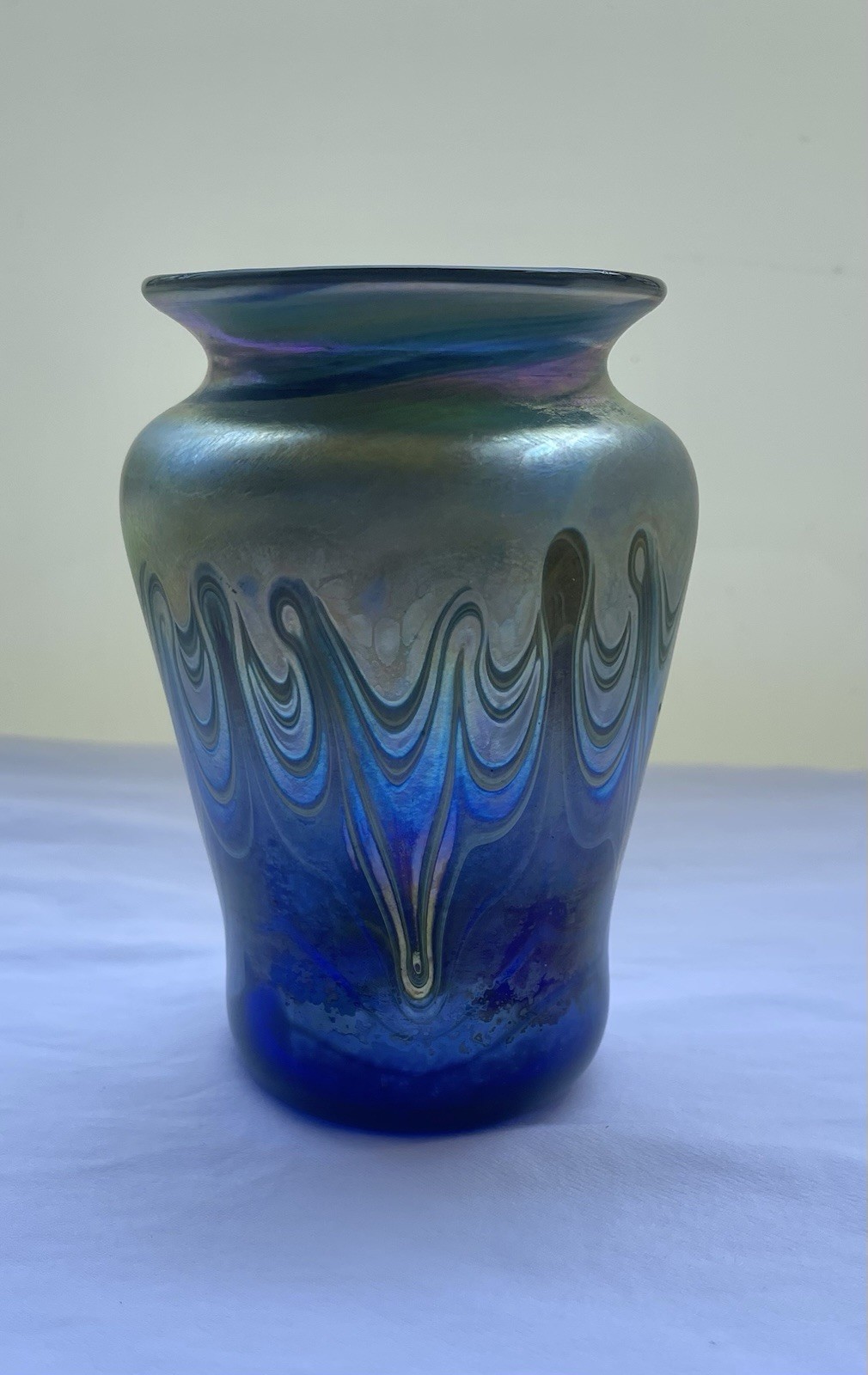 Signed Talitha 1983 Iridescent Art Glass Vase Blue Gold Pulled Feather Studio