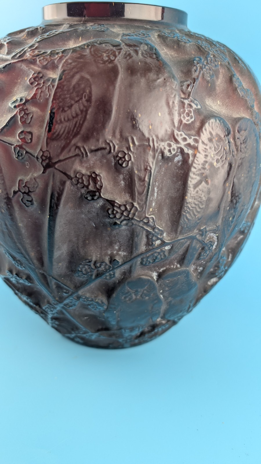 Rare 10″ Lalique France Amber “Perruches” Vase – Original White Patina – No. 876