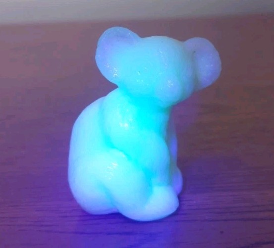 Vtg Boyd’s Crystal Art Glass Milk White HAZEL the KOALA Bear Marked EC UV Glow