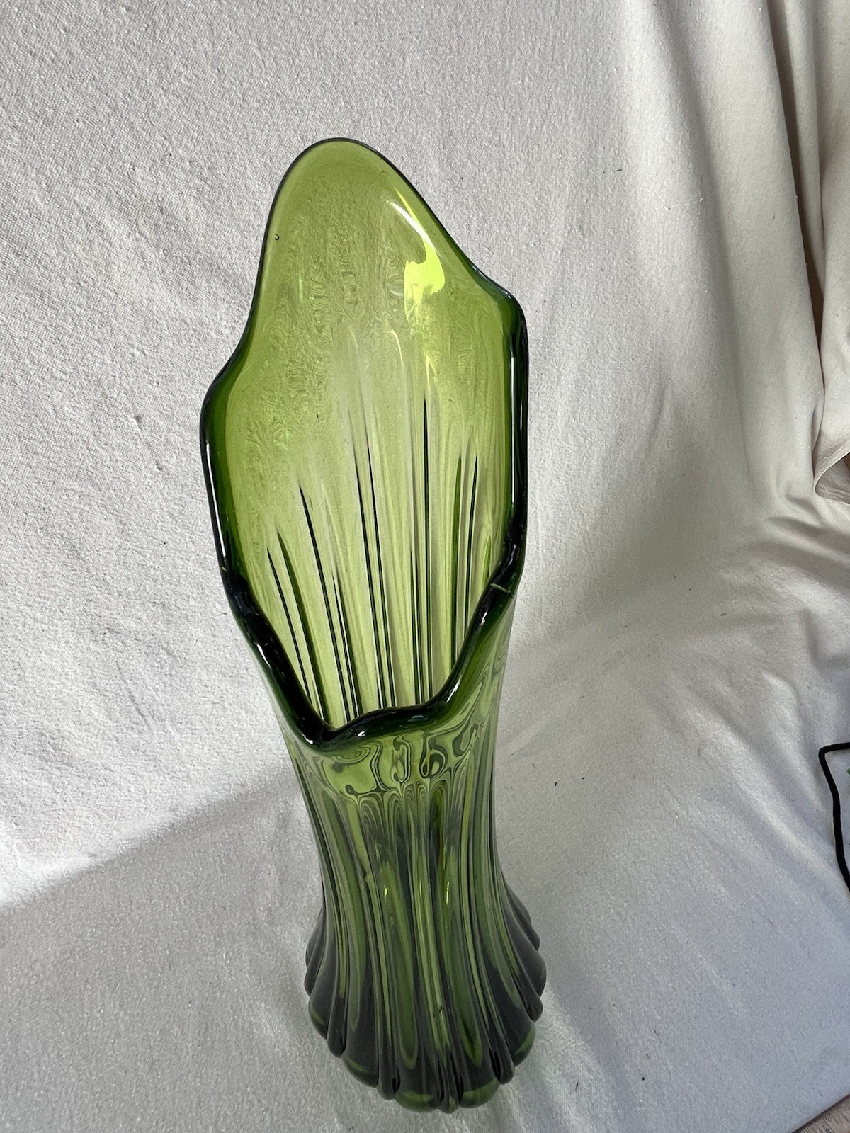 L E Smith 21.5” Avocado Green Simplicity Ribbed Swung Vase Fat Bottom