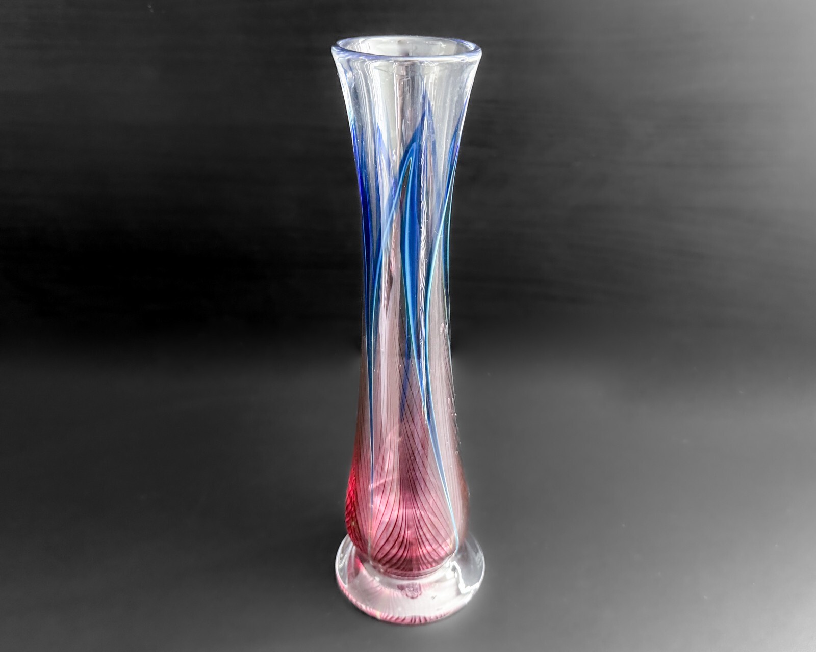 Joseph Morel Zellique Studios 10″ Pink Blue Pulled Feather Art Glass Vase 1993