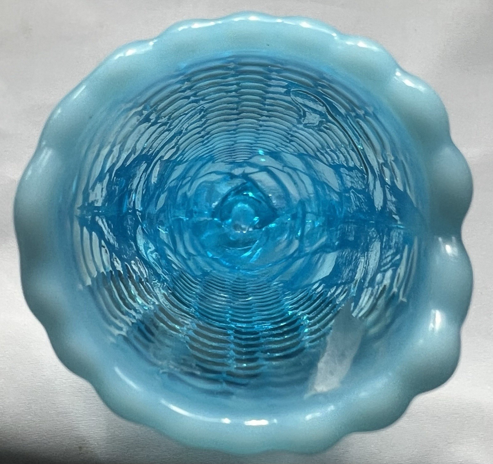 Vintage 1950s L.G. Wright Blue Opalescent Glass Corn 7-1/4” Footed Vase
