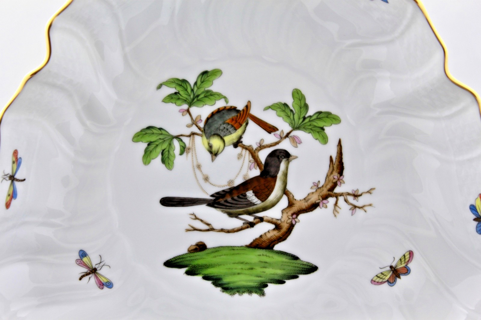 HEREND HUNGARY ROTHSCHILD BIRD PORCELAIN TRIANGLE DISH/BOWL – MINT