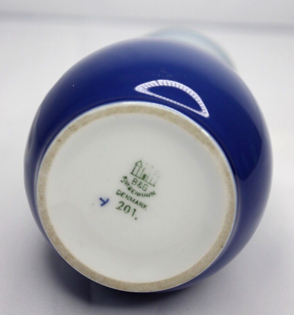 Bing & Grondahl B&G Porcelain Christmas Rose Vase 201 Denmark Old Mark