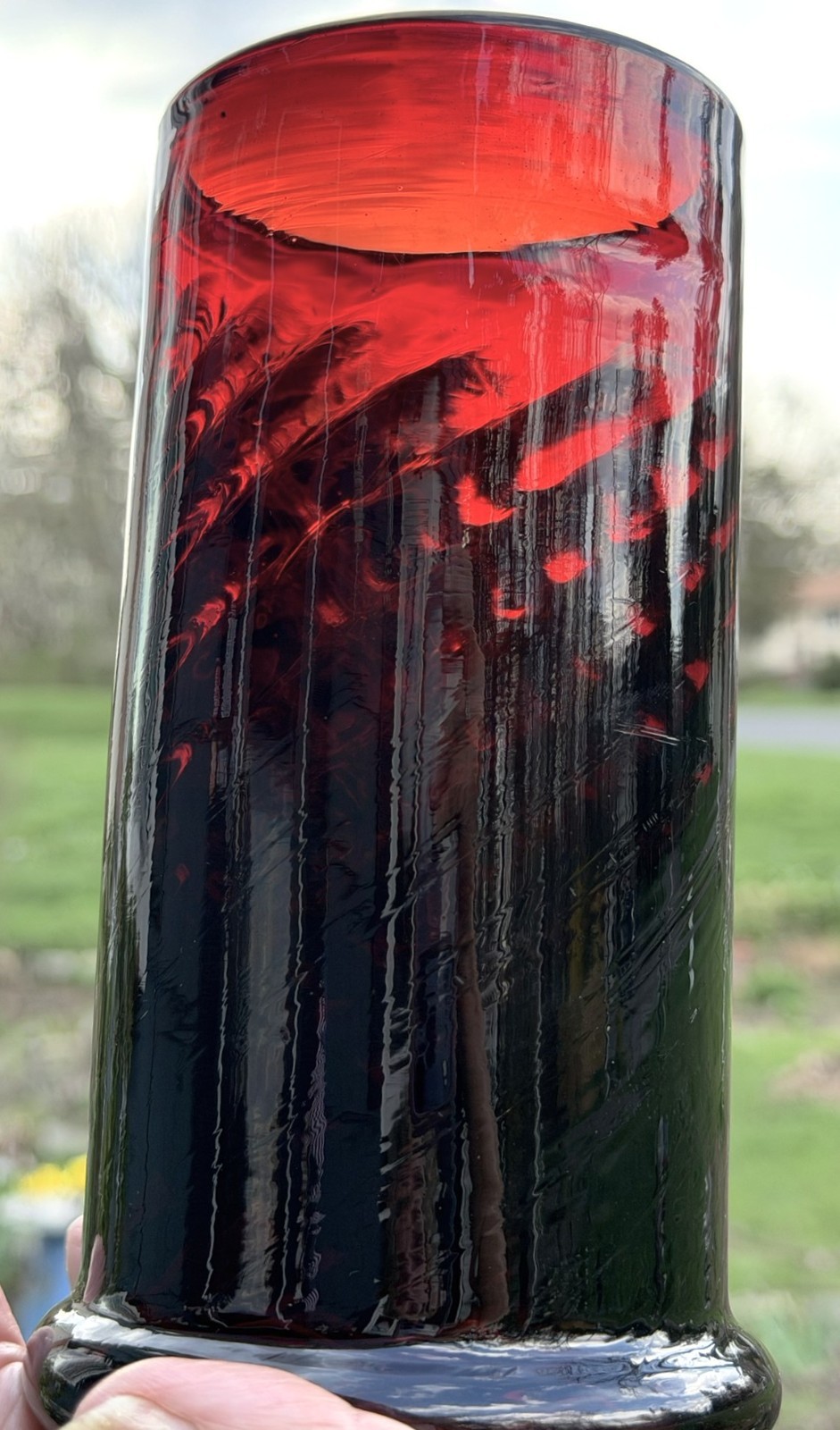 MOSER ? Style Bohemian Enameled 7 1/4″ PIGEON BLOOD RED Optic Rribbed vase
