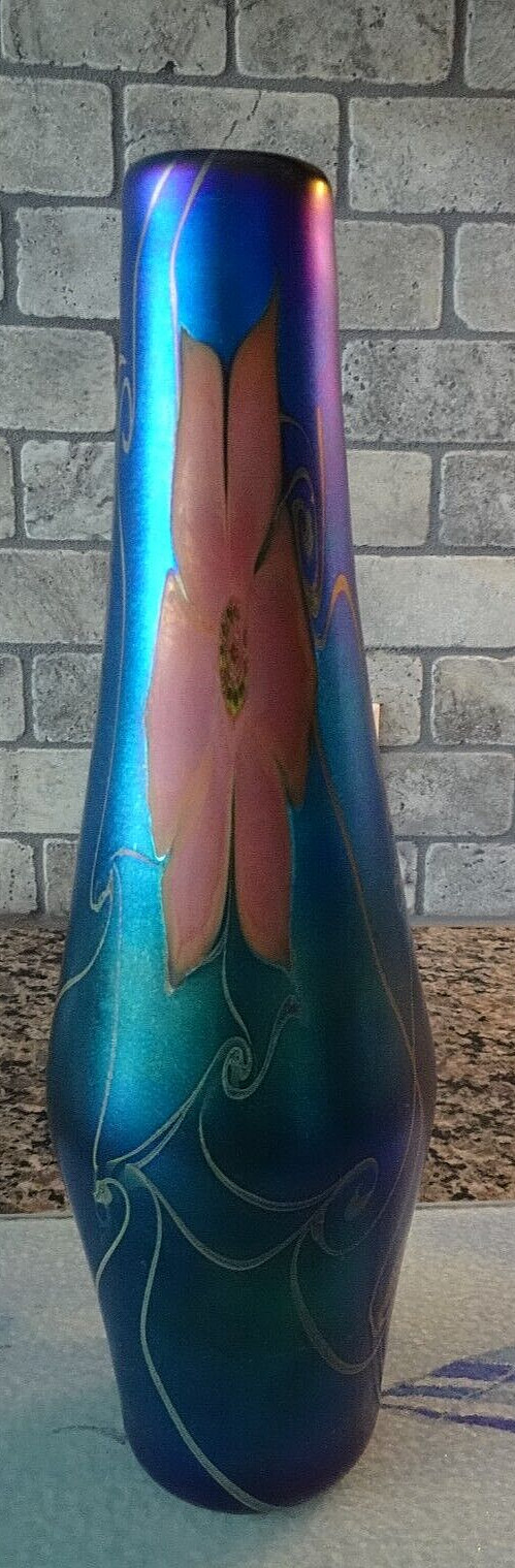 Signed 2006 Vandermark Studio Art Glass Blue Aurene Iridescent Floral Vase 11.5″