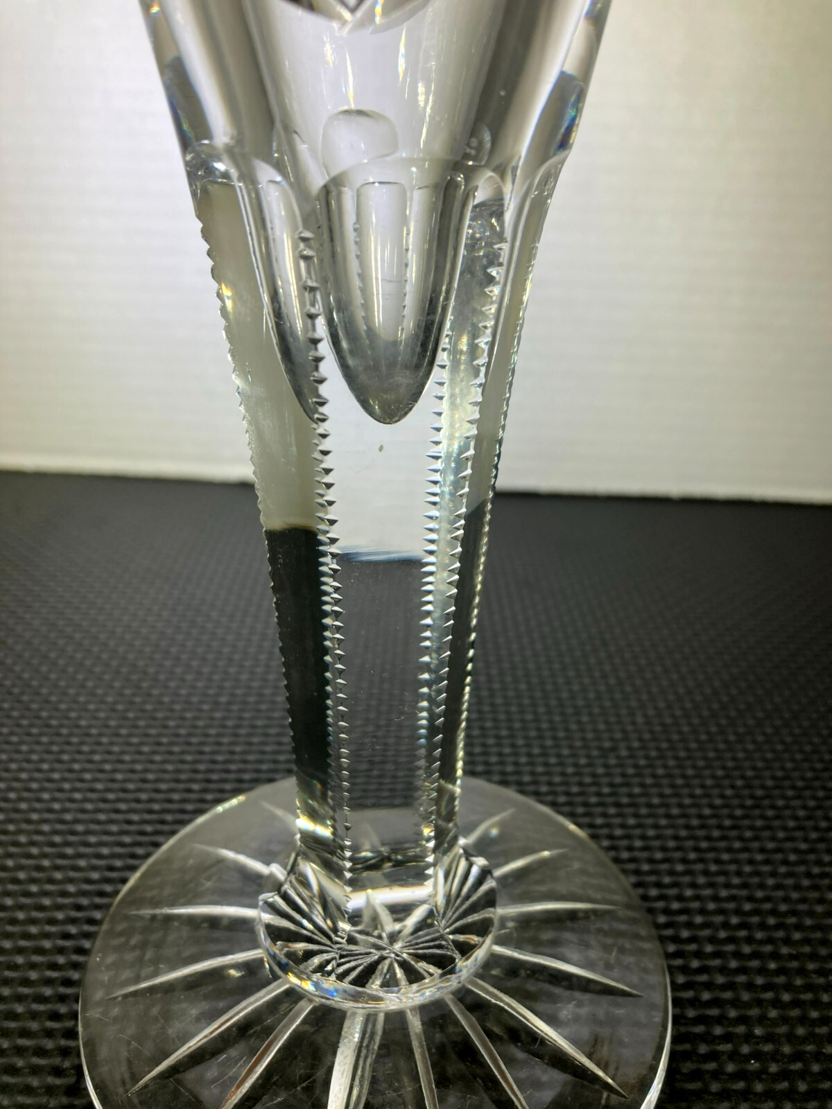 AMERICAN BRILLIANT CUT CRYSTAL TRUMPET VASE ANTIQUE 10″