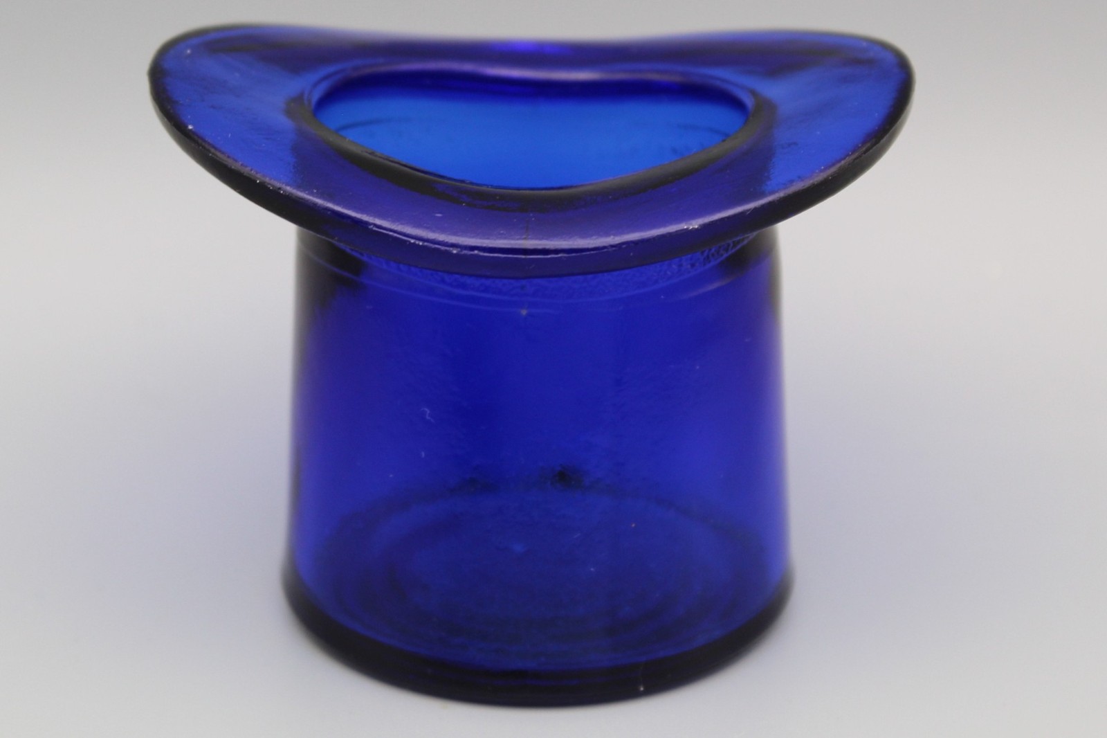 Mosser Glass Cobalt Blue Smooth 2.5″ Top Hat Vase Toothpick Holder