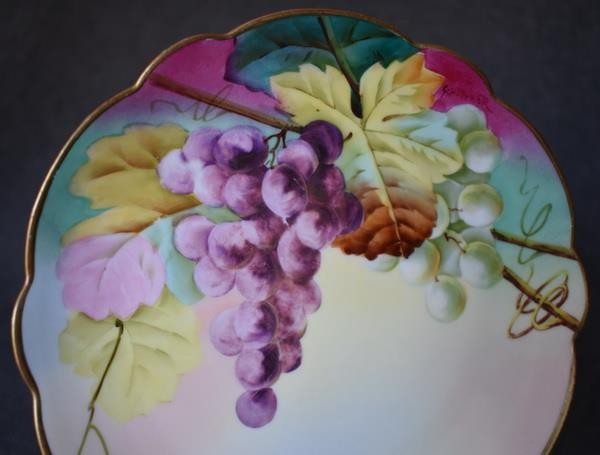 LOVELY ANTIQUE VIENNA AUSTRIA SIGNED HAND PAINTED GRAPES MOTIF CABINET PLATE #3