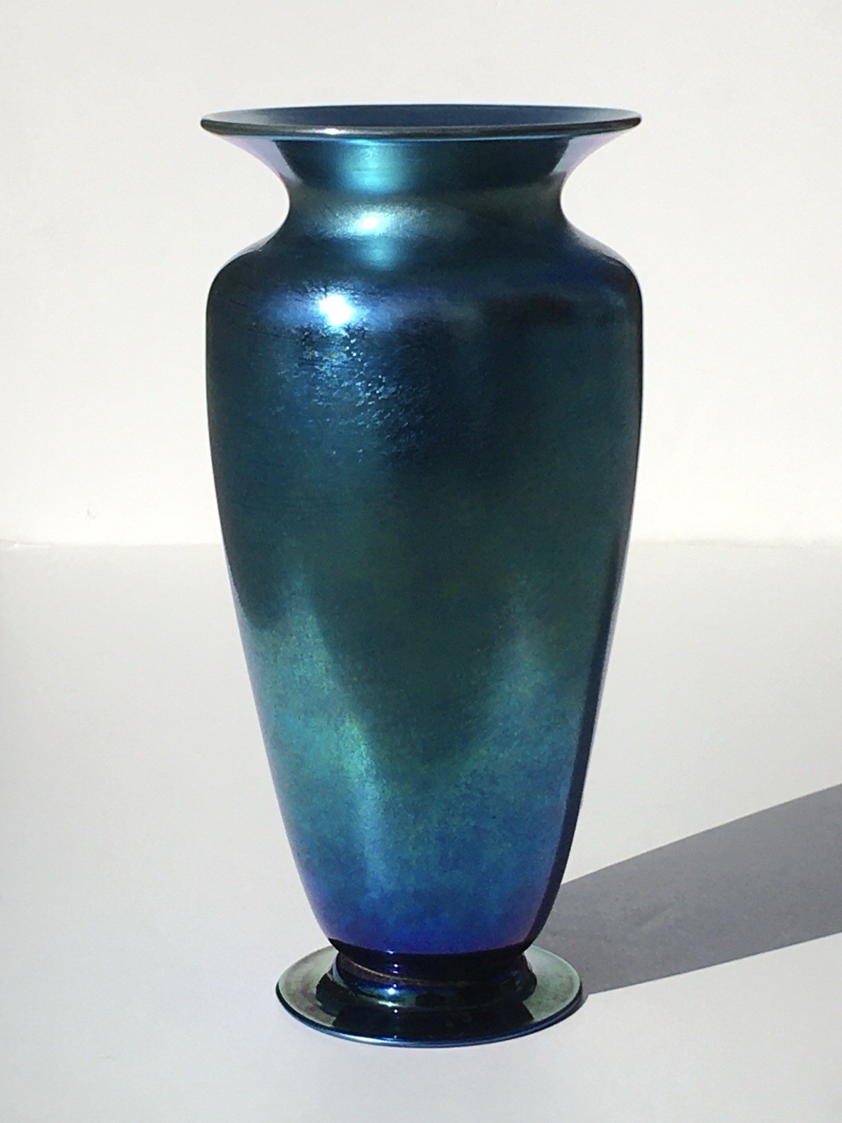 Impressive Antique Steuben Blue Aurene 10” Glass Vase #2908 Exc Condition