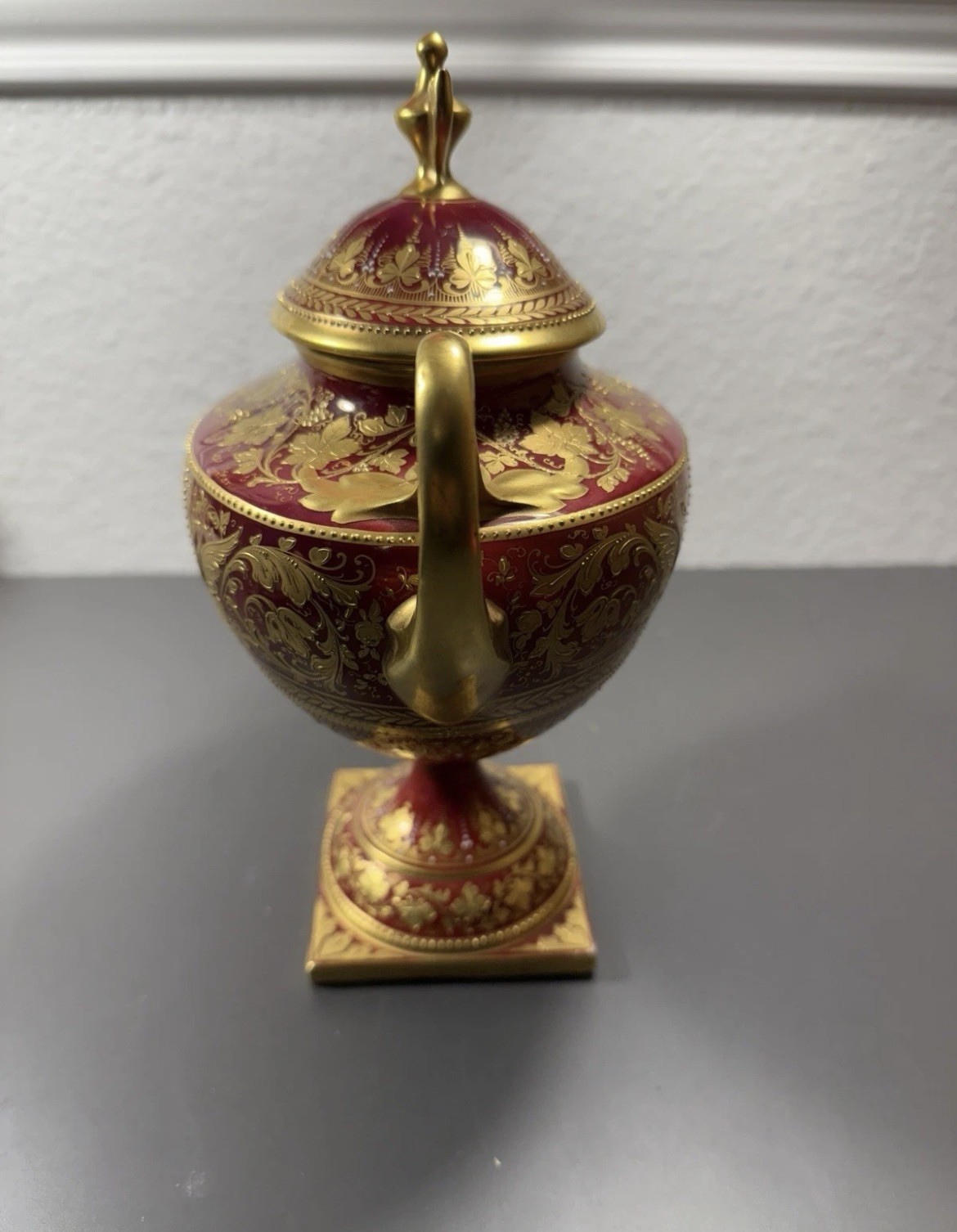Amazing Antique German Royal Vienna Porcelain Swan Handle Covered Urn Red/Gold⚡️