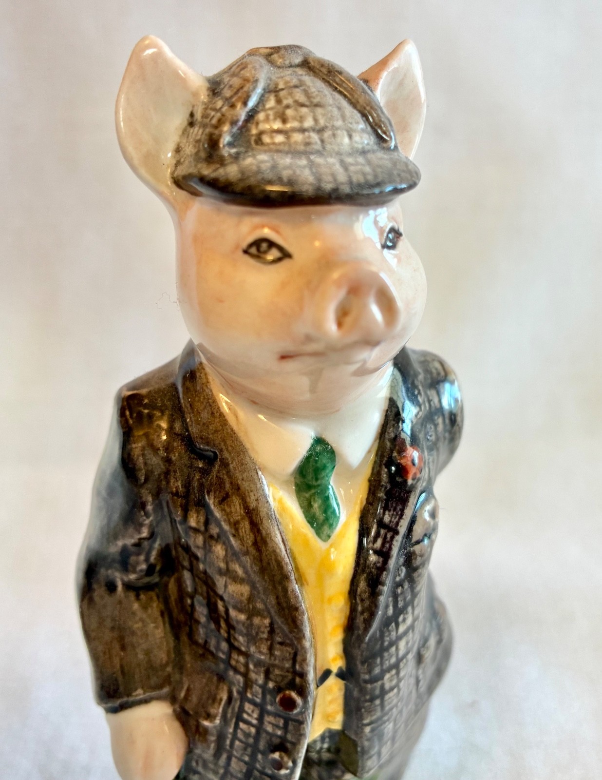BESWICK Gentleman Pig Figurine White Earthenware Animal England 1990’s Vintage