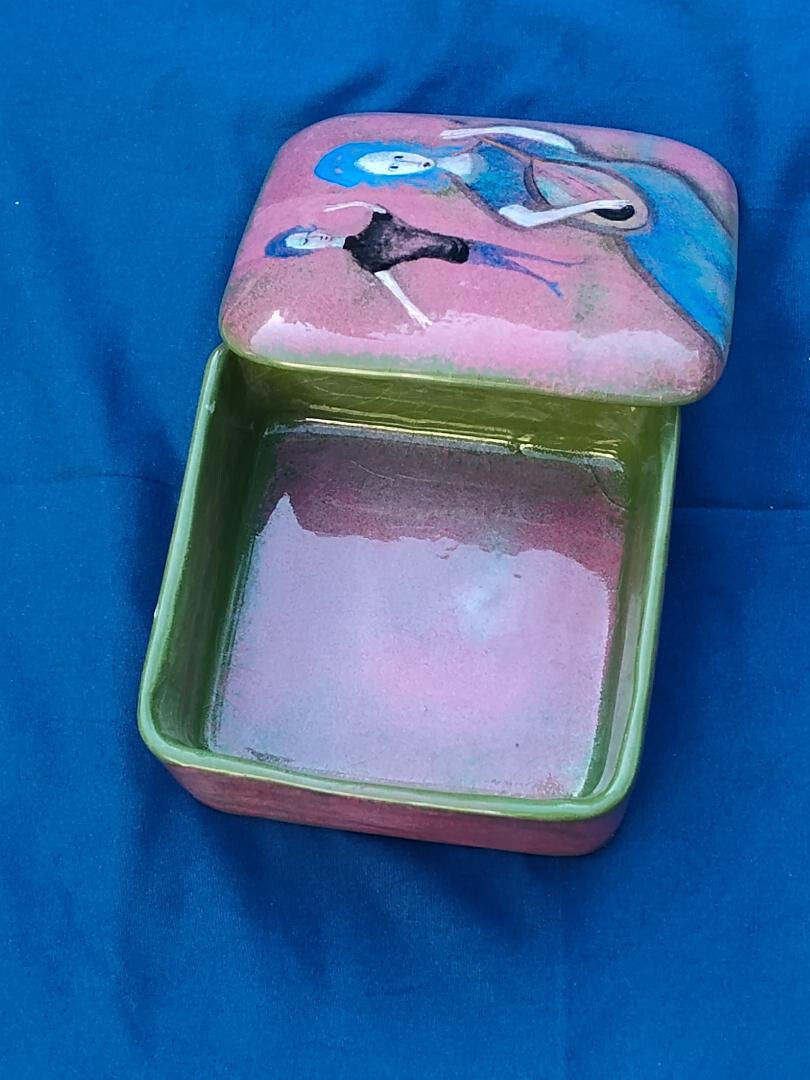 POLIA PILLIN TRINKET BOX WITH LID, SIGNED. LADY PLAYING LUTE WITH DANCER