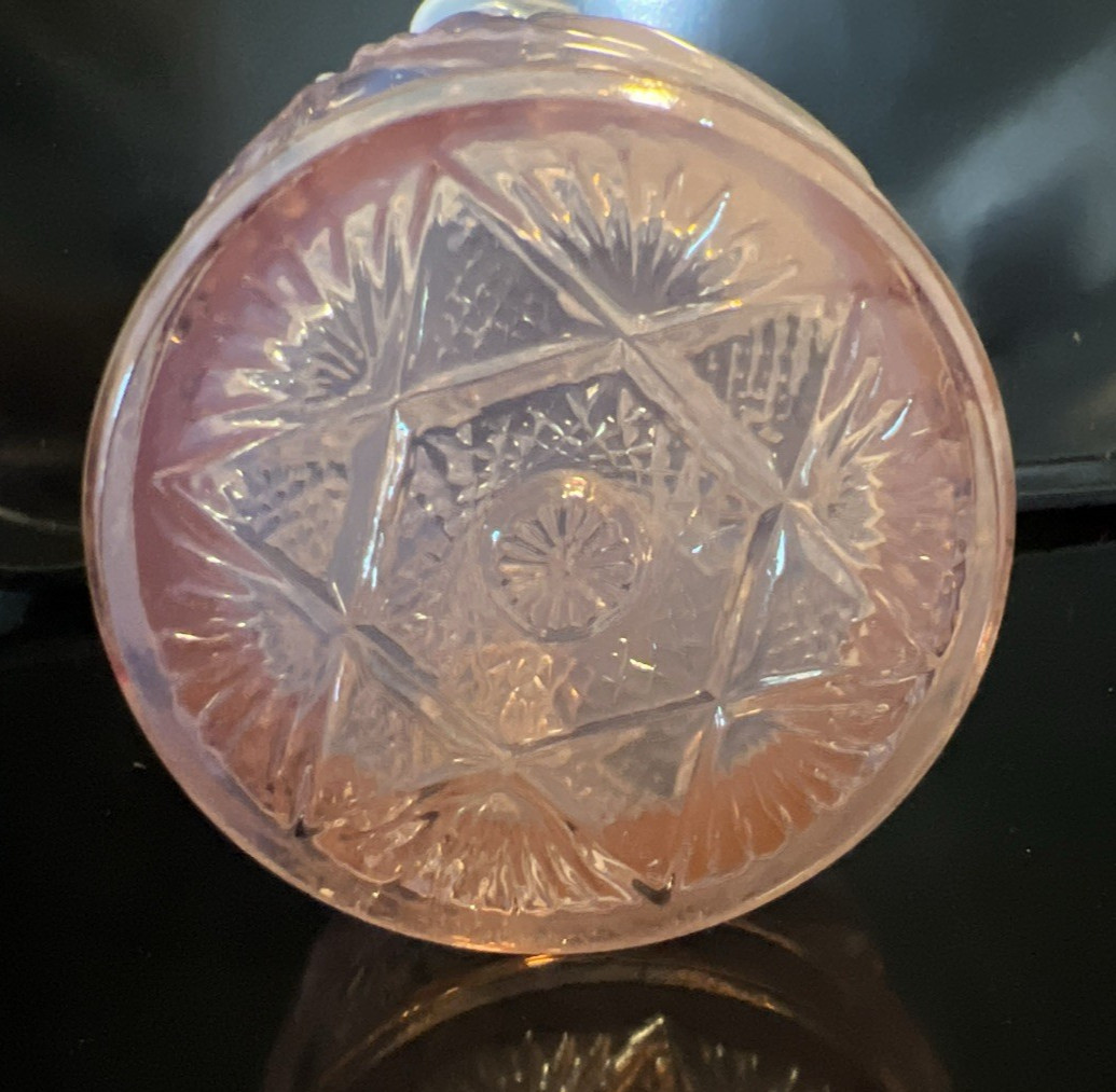 Westmoreland * Buzz Star * Lilac Pink Opalescent Glass Handkerchief Spooner Vase