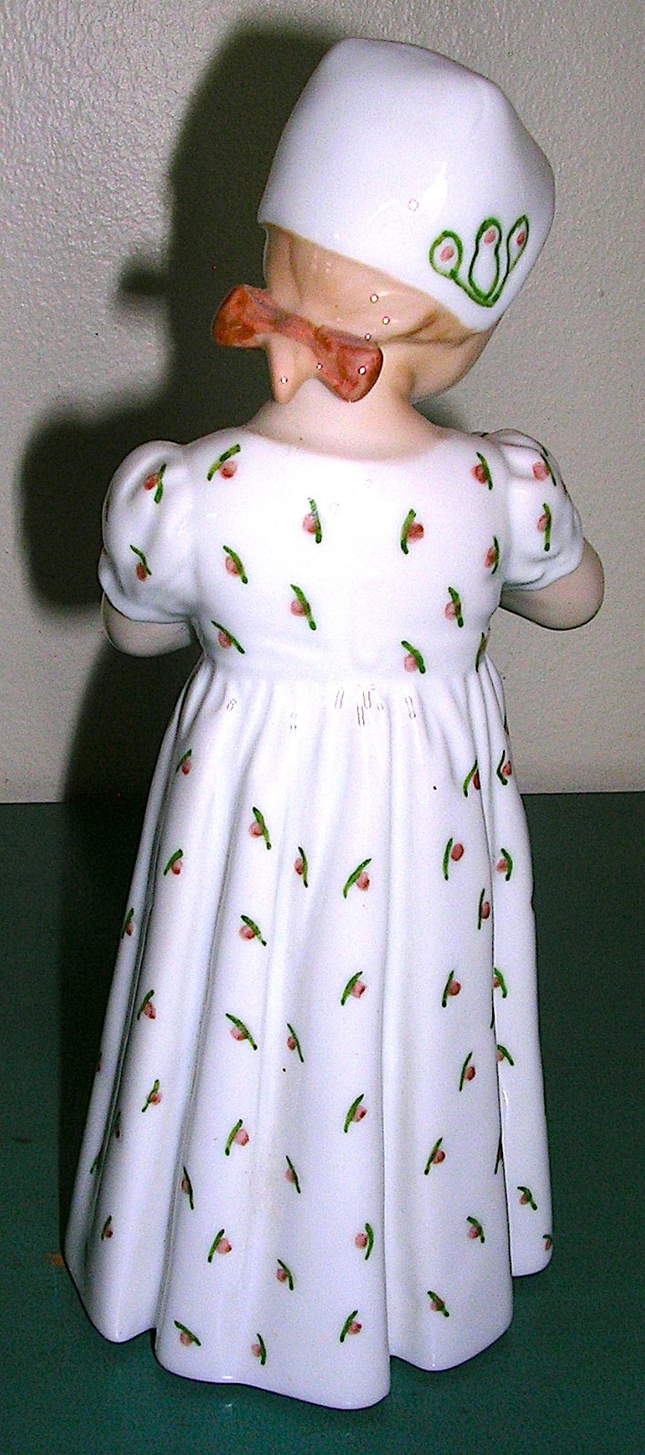 Bing & Grondahl Copenhagen Porcelain Figurine #1721 Mary Girl Holding Doll 7 “