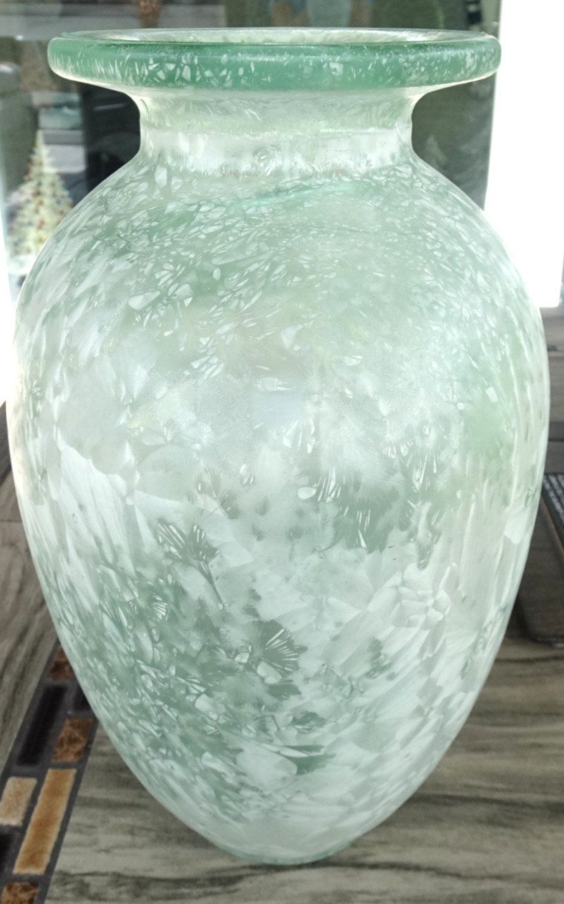 10.5″ Design Guild Made in Spain Light Green Frosted Design Vase