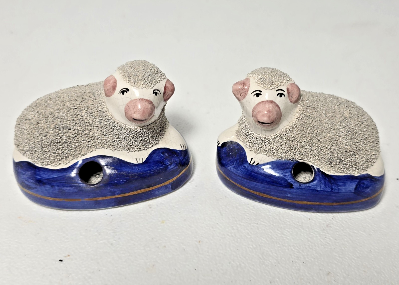Staffordshire Victorian 3.25” Lamb Pen Stand Ink Well Sheep Figurine w/Confetti