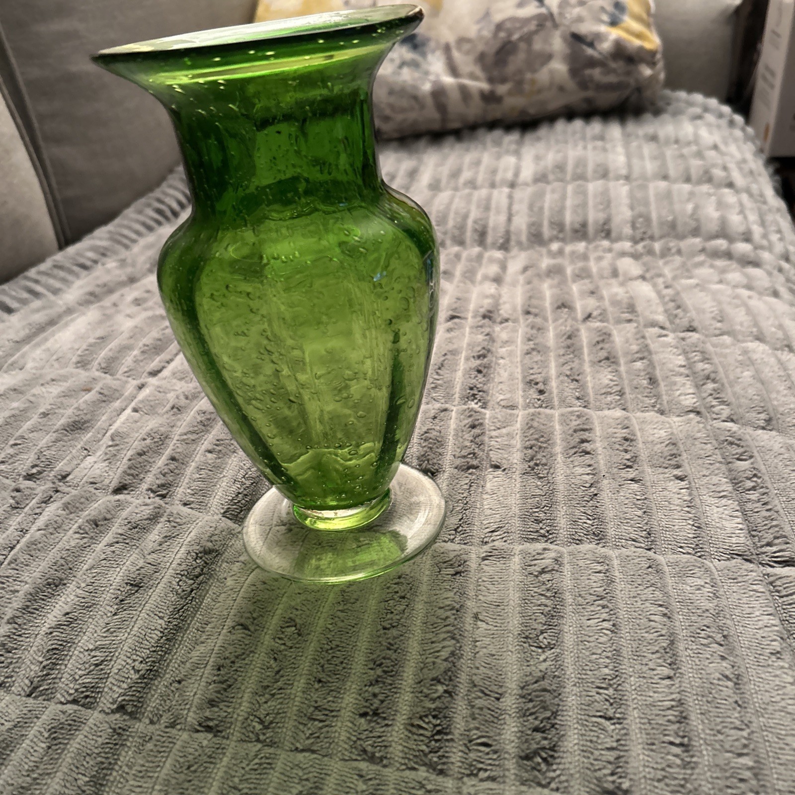 Margies Garden Hand Blown Green Vase MINT 8” Optic Seeded Glass