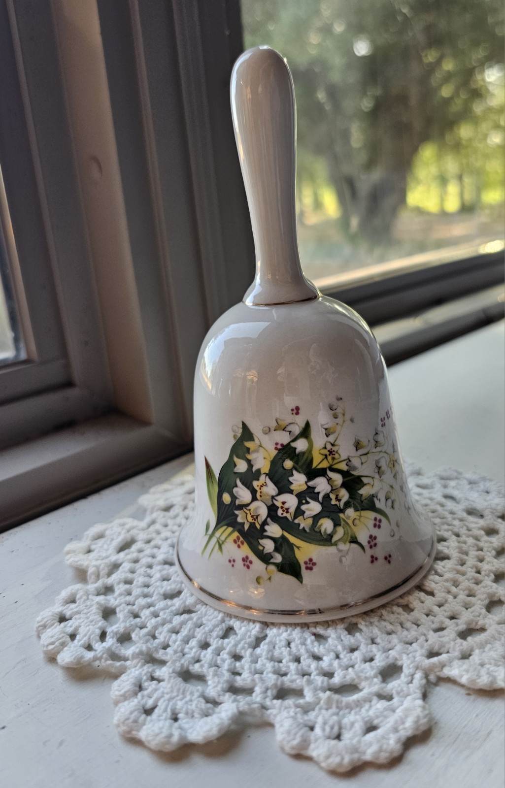 Lily Of The Valley Bell Birth Flower Of May 6″T Excellent Condition Nice Ring ✨️