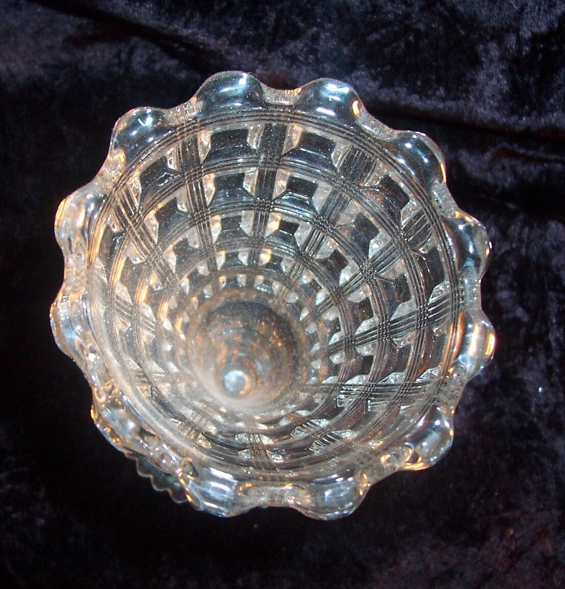 Vtg EAPG Westmoreland GLASS Footed VASE Berlin Reeded Waffle EX!
