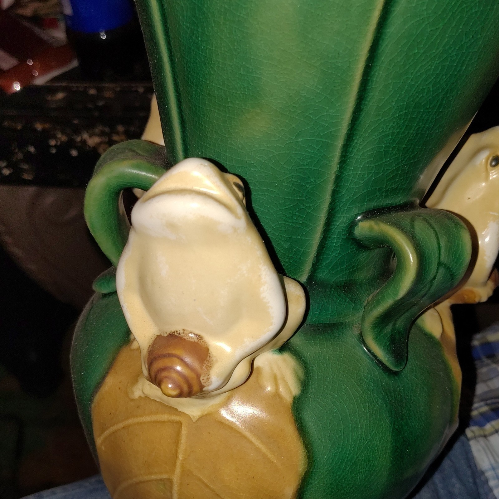 Green Ceramic Pottery Vase Decorative Frog Leaf Glossy Nature Animals
