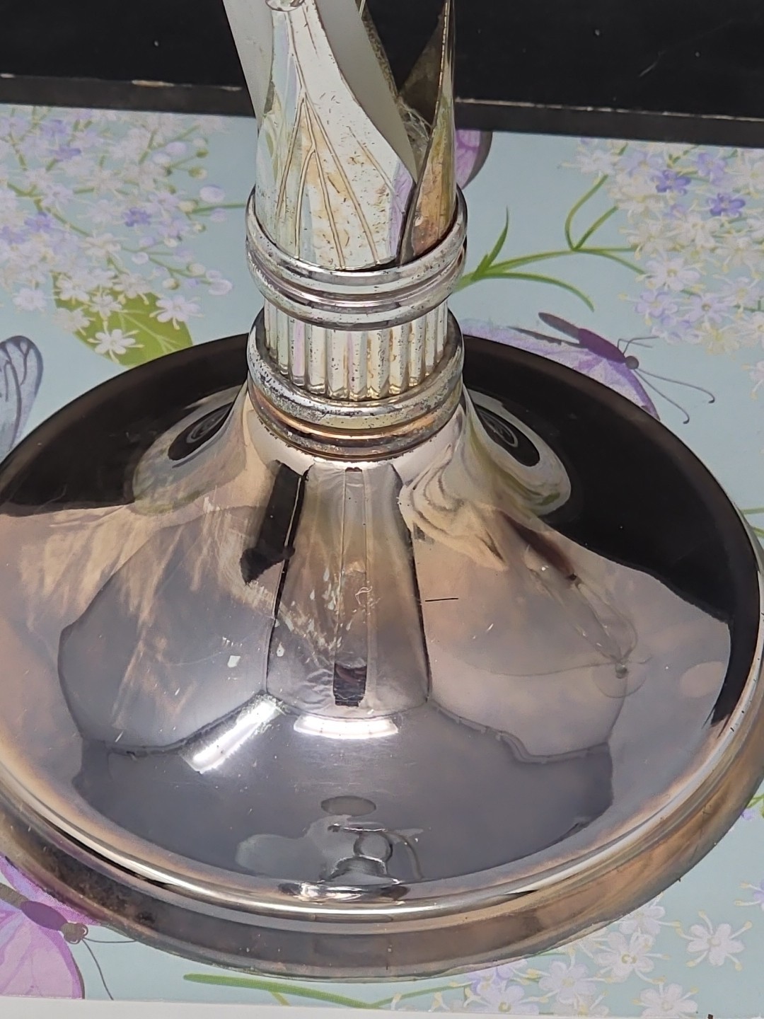 Vtg Oneida Amaryllis Frosted Lily Blown Glass Bud Vase w Silver Plate Base 15″