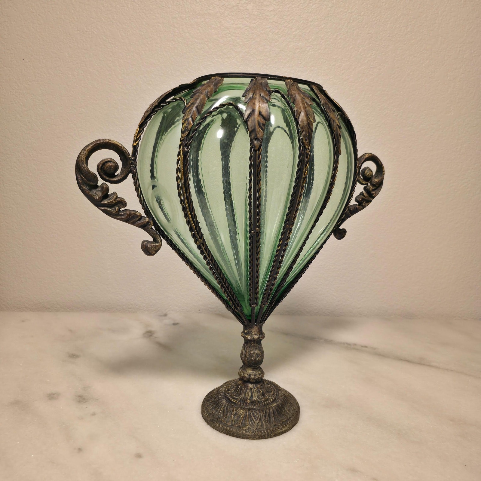 Vintage Murano Green Glass Victorian Style Art Glass Decorative Rare Urn Vase
