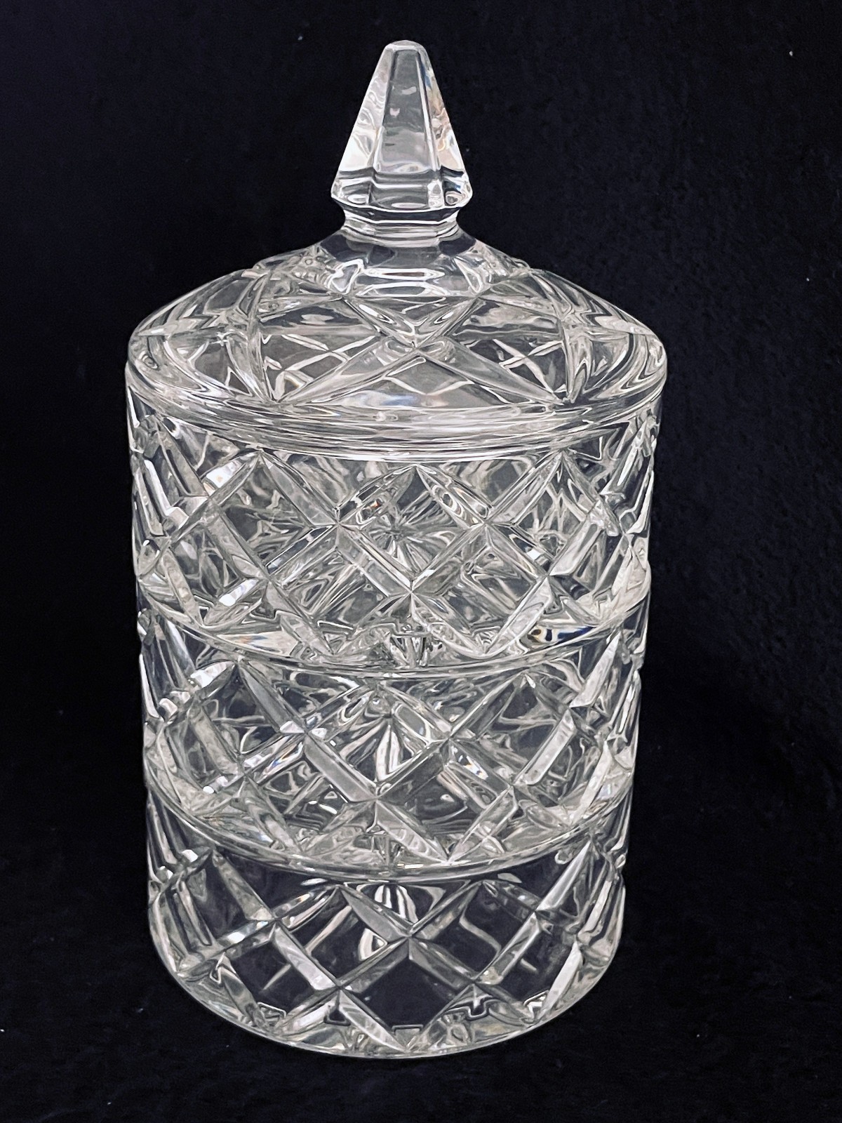 Marquis by Waterford 40026120 9.25″ 3-in-1 Crystal Stacking Canister w/ Lid