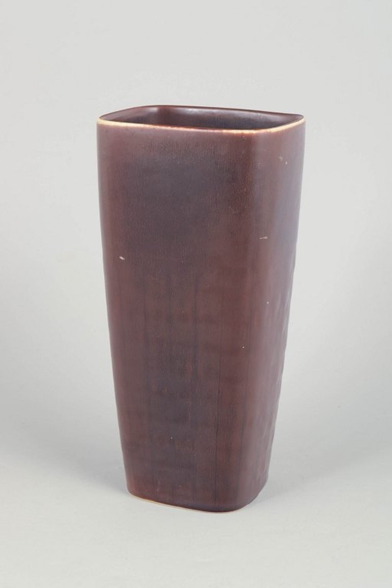 Carl-Harry Stålhane for Rörstrand, Sweden. Large stoneware vase. Mid 20th c.