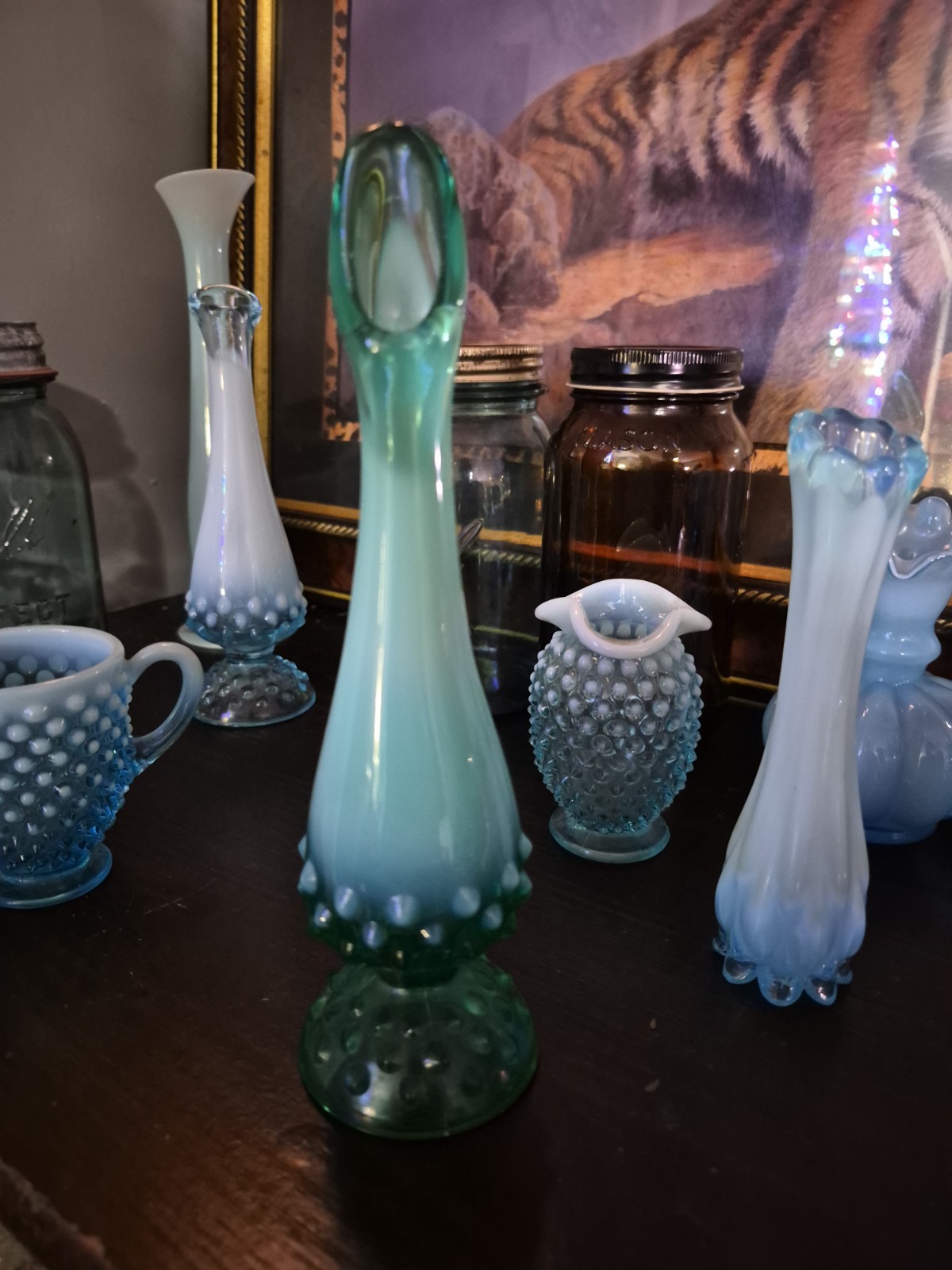 Beautiful Vintage Fenton 10″ Emerald Green Opalescent Uranium Hobnail Swung Vase