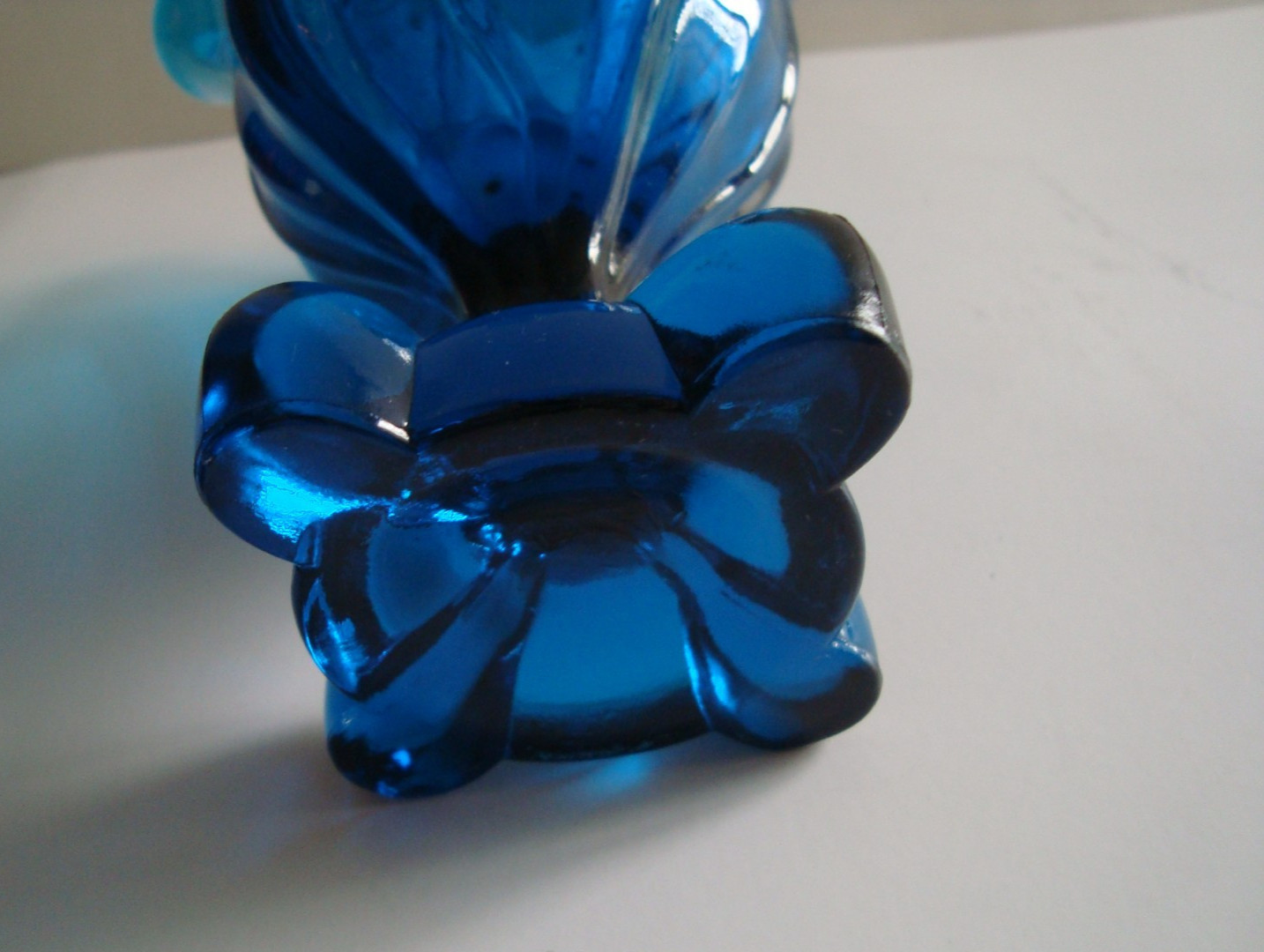 Vintage Viking Glass MCM / Epic Blue Bluenique ~ Four Square Swung Vase ~ 8″ H