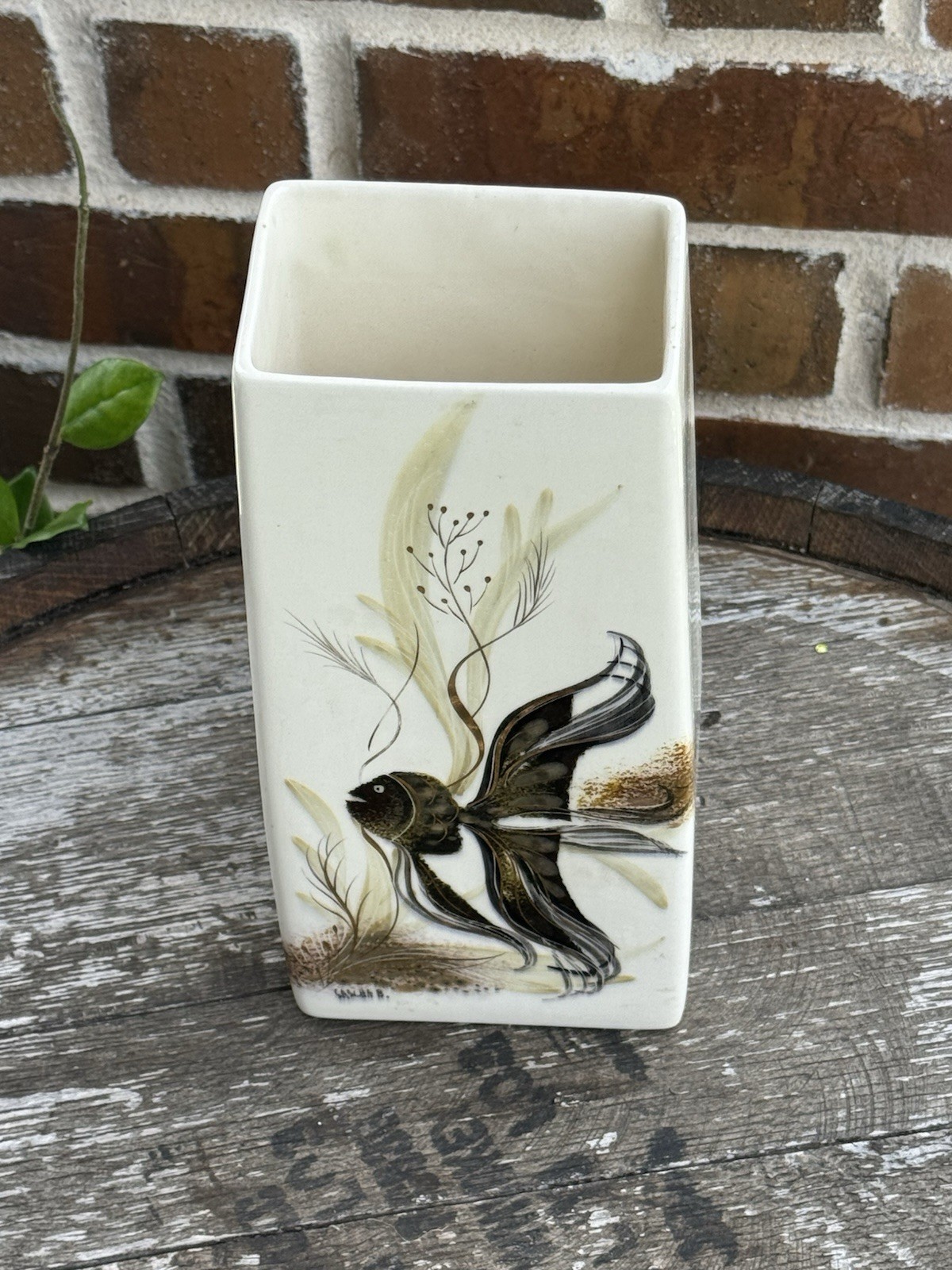 Vintage Sascha Brastoff Signed Fish Vase 9” MCM California Pottery Black Gold