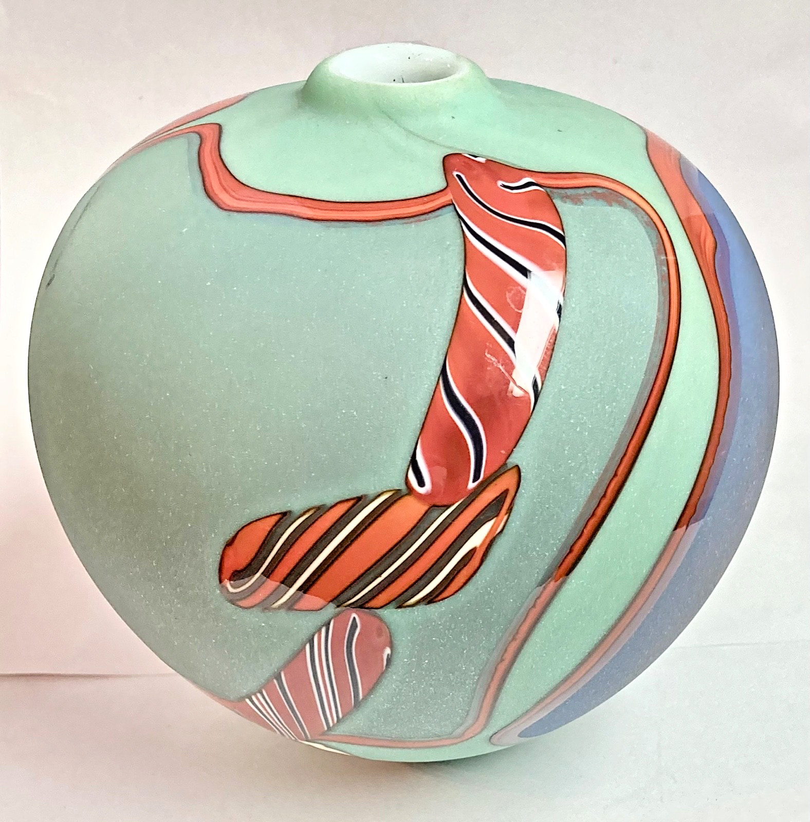 George Thiewes hand-blown studio art glass 5 in. spherical vase, signed, 1984