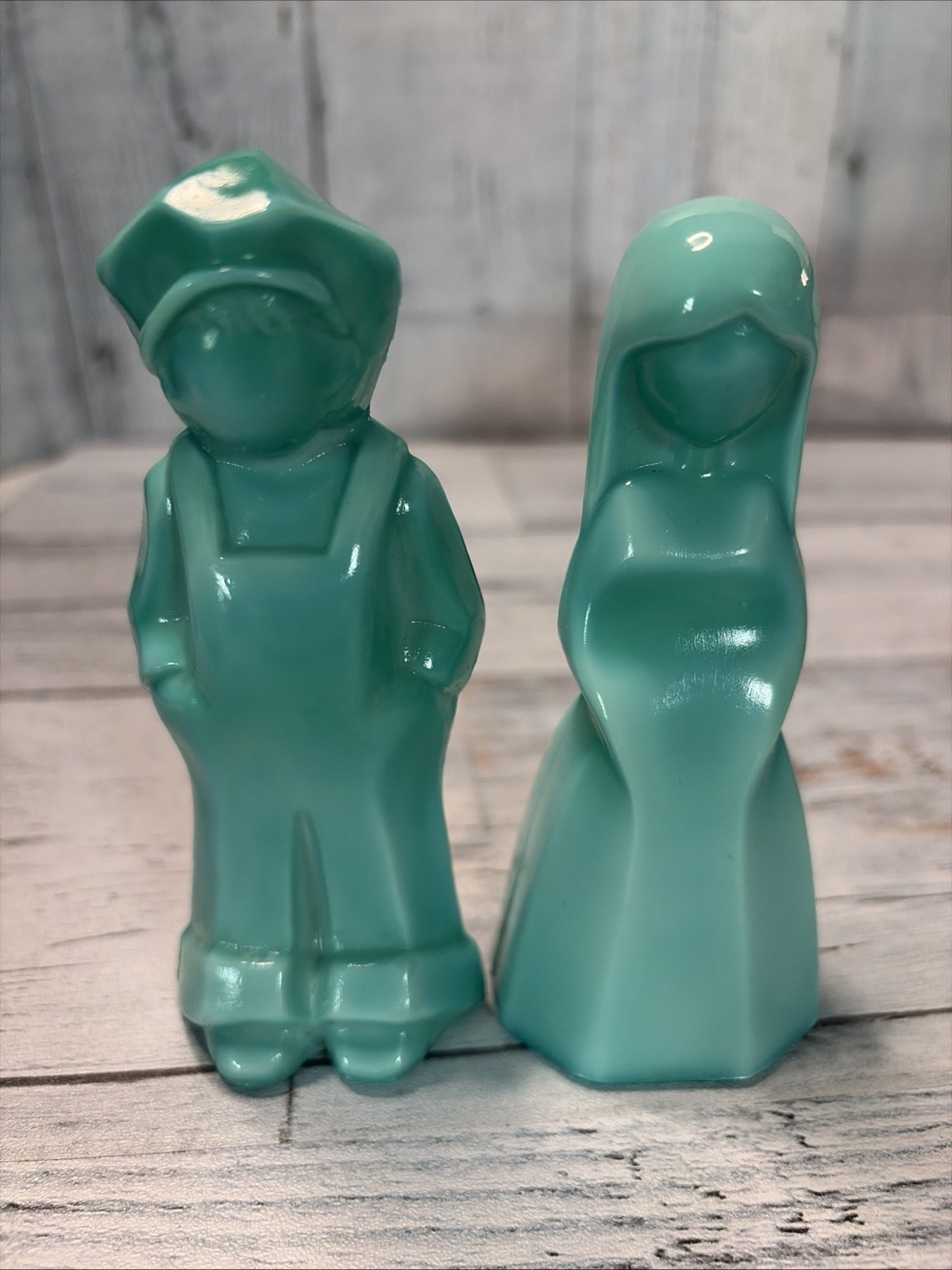 Vi Hunter Mosser Robin Egg Slag Glass Jenny & Josh Figurines UV Glows