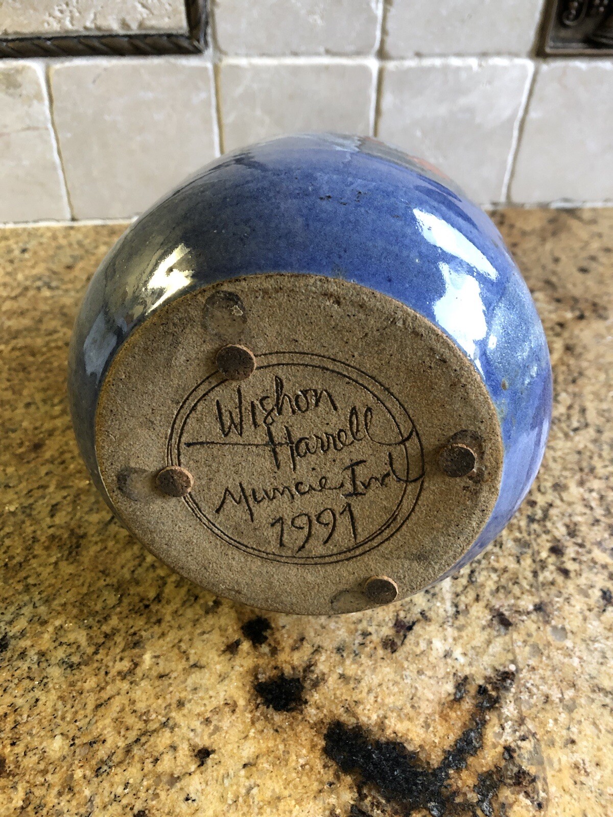 Wishing Well – Wishon Harrell Signed Pottery / Basket Blues – Muncie,Indiana
