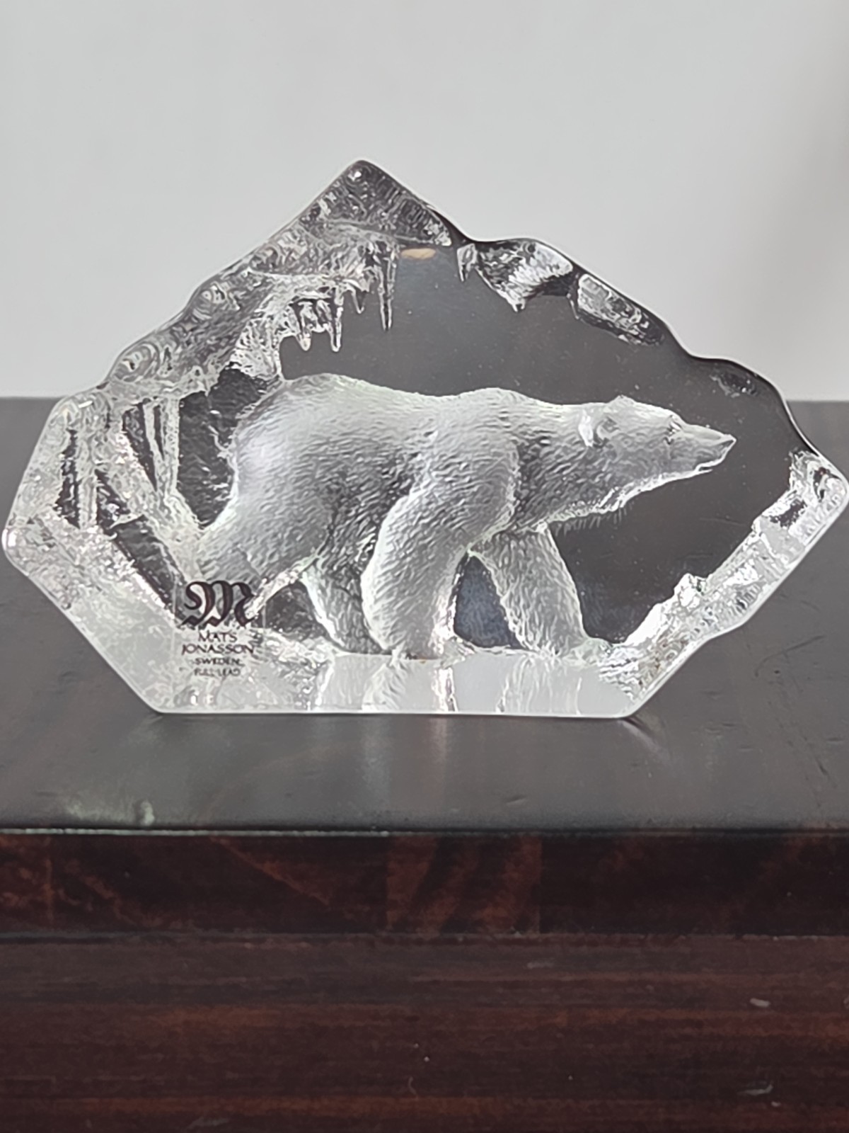 MATS JONASSON Sweden Art Glass Crystal POLAR BEAR Sculpture Signed