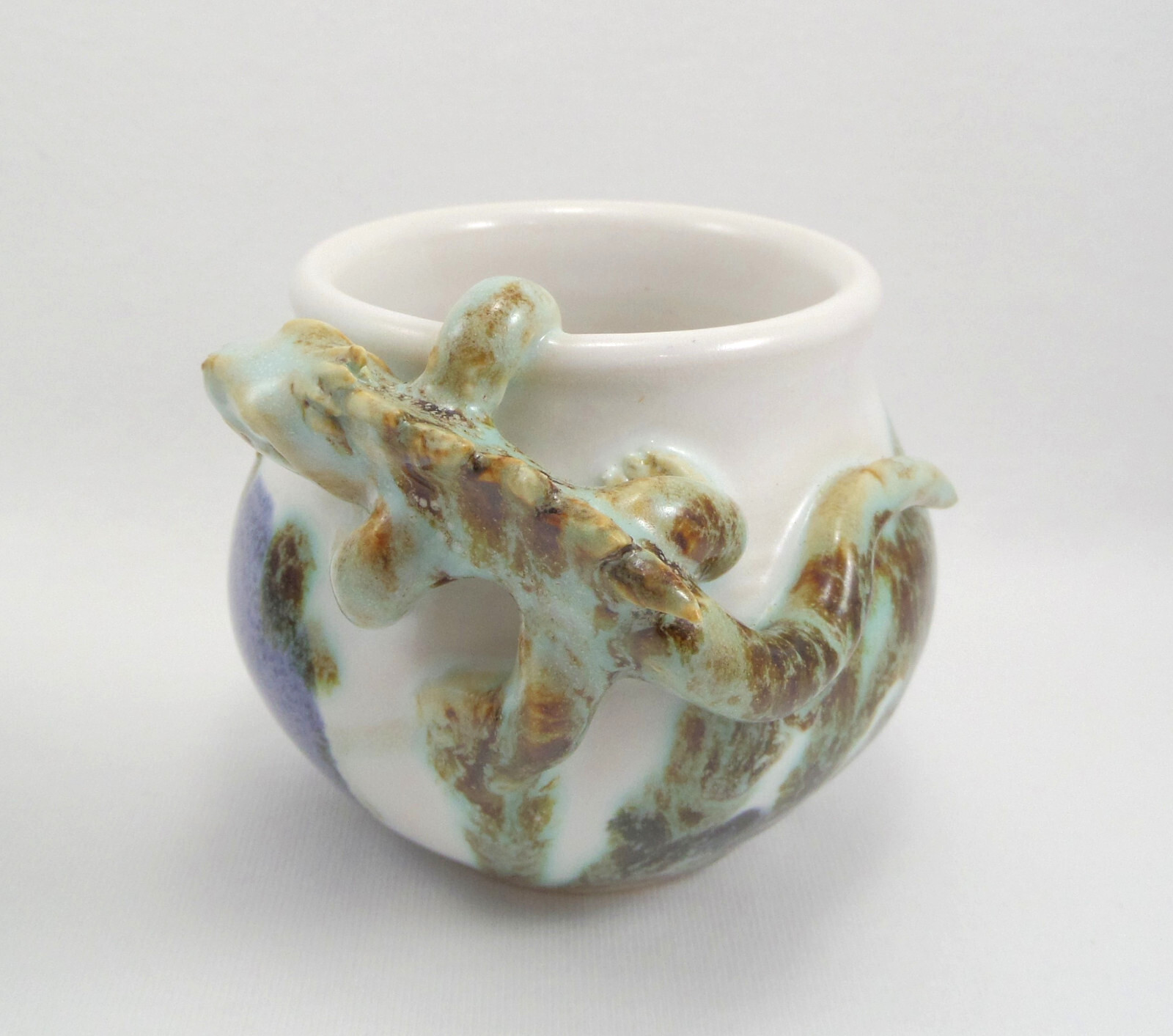 2 VTG Art Pottery Bowls with 3D Dragon Lizards Applied Drip Glaze Signed LK 99