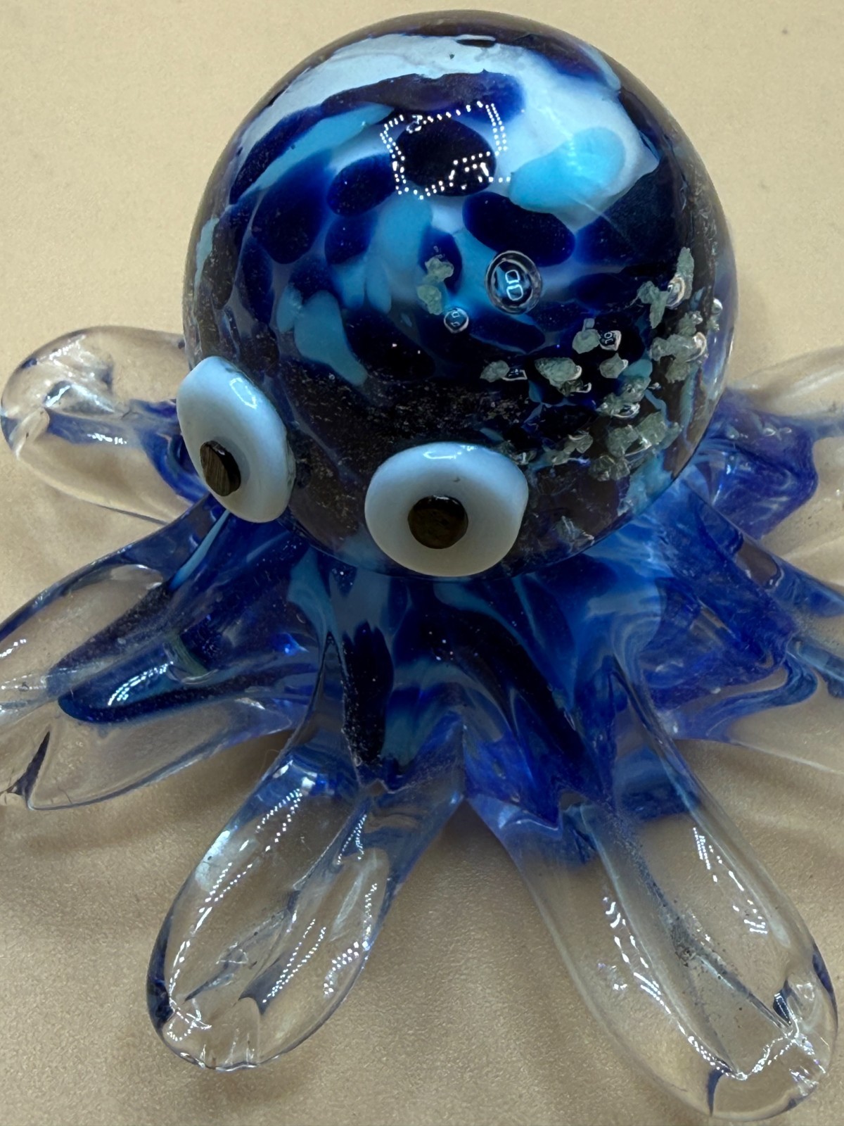 Dynasty Gallery Blue Glass Octopus Figurine Glow Art Paperweight Nautical Beach