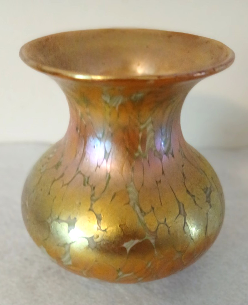 Antique QUEZAL Iridescent Gold Art Glass Bowl/Vase 4″ – Signed/Numbered