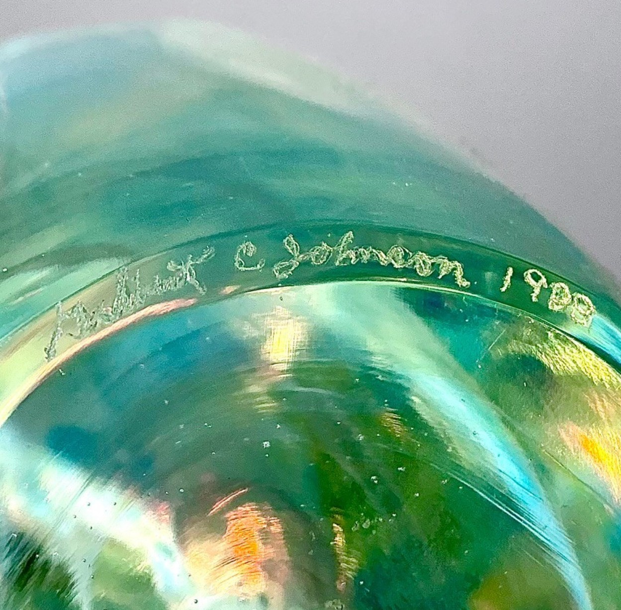Rare 1988 Signed Gilbert Johnson Glass Bimorphic Opalescent Paperweight 9″